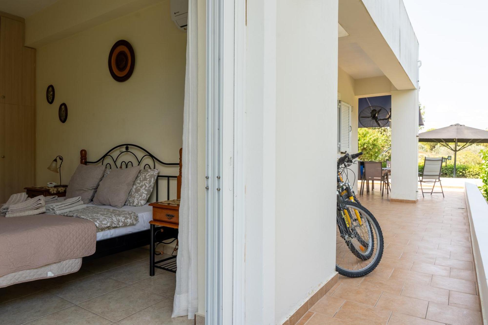 Beautiful Summer Villa In Chalkoutsi Khalkoutsion ภายนอก รูปภาพ