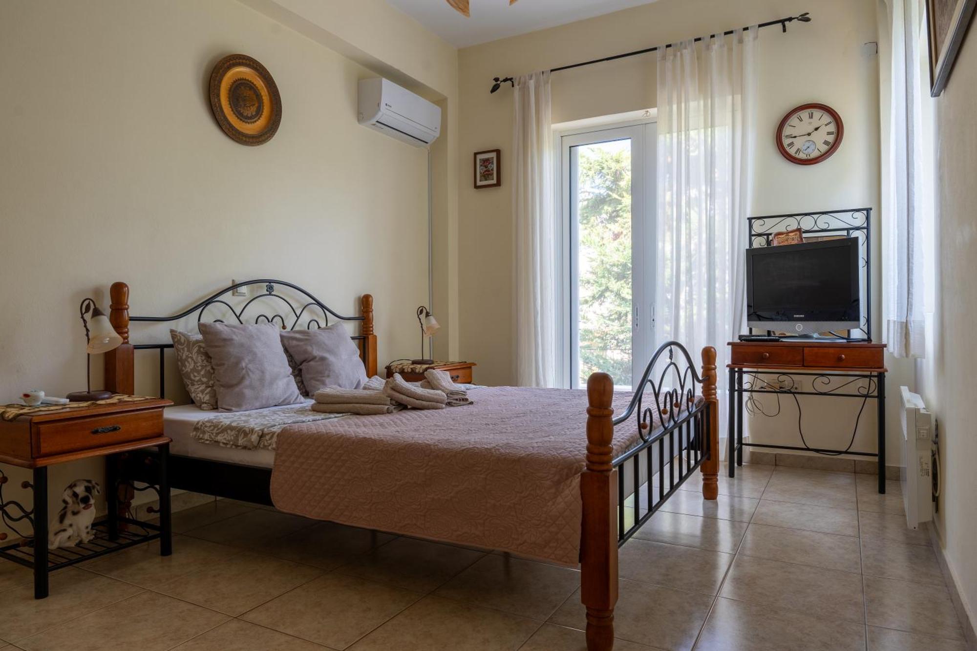 Beautiful Summer Villa In Chalkoutsi Khalkoutsion ภายนอก รูปภาพ